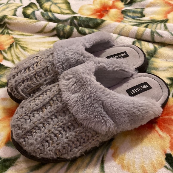 Cozy slippers with knitted faux fur top - Picture 2 of 5